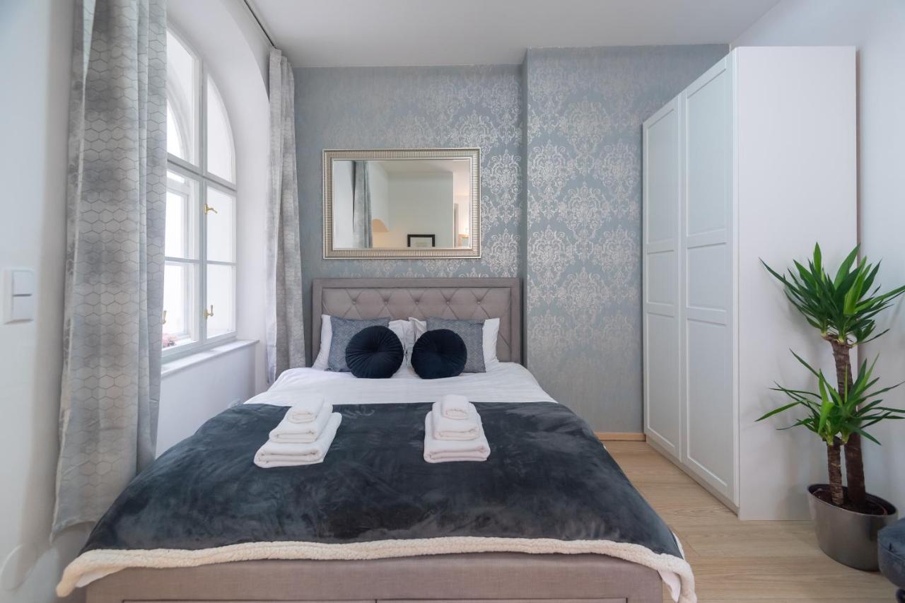 Quiet Apartment In The Heart Of Old Town Centre Prag Exteriör bild