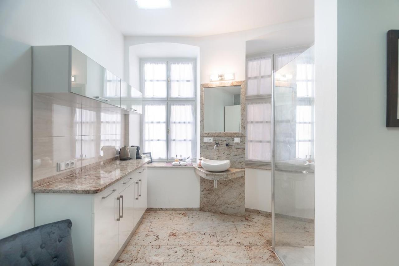 Quiet Apartment In The Heart Of Old Town Centre Prag Exteriör bild