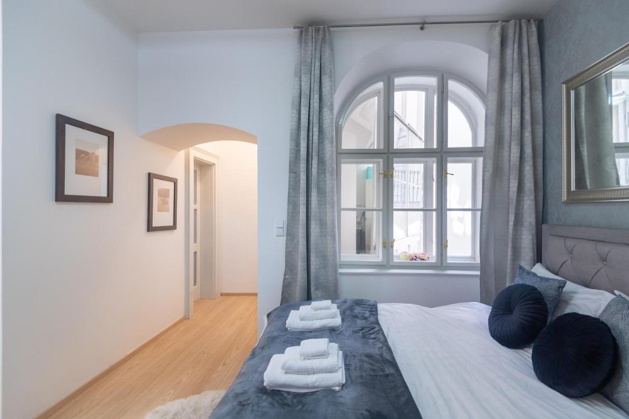 Quiet Apartment In The Heart Of Old Town Centre Prag Exteriör bild