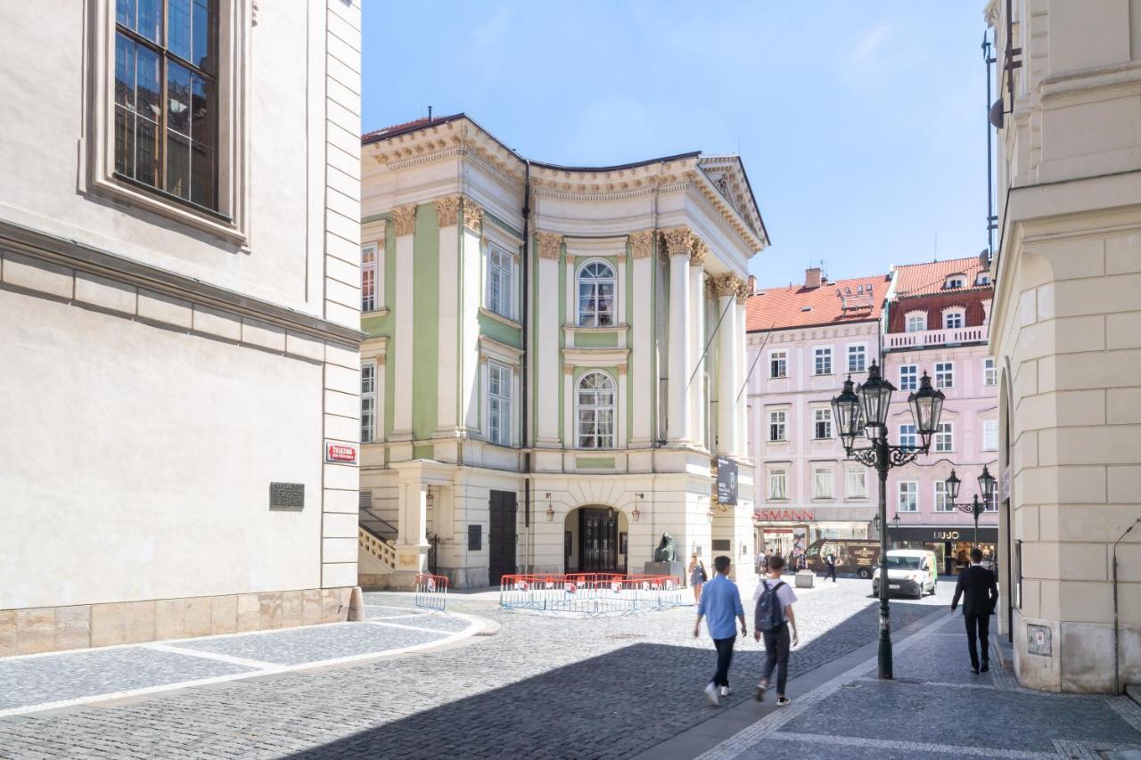 Quiet Apartment In The Heart Of Old Town Centre Prag Exteriör bild